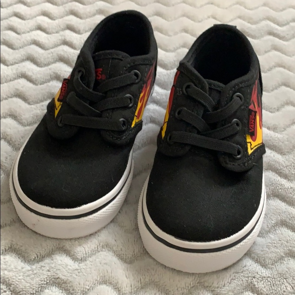 Vans Shoes Toddler size 6 ( new)